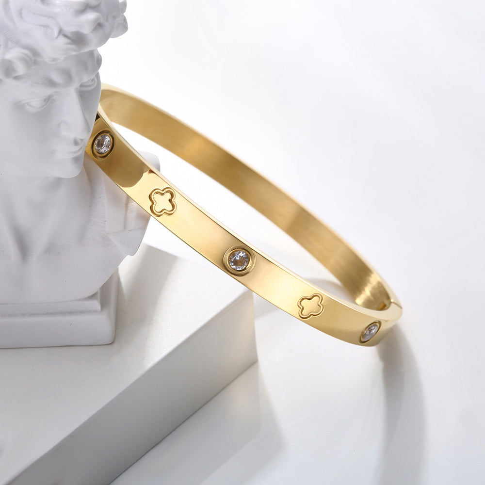 Clover Bangle