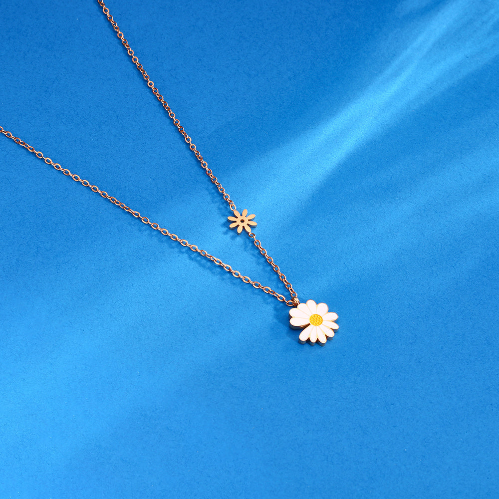 Blume Necklace