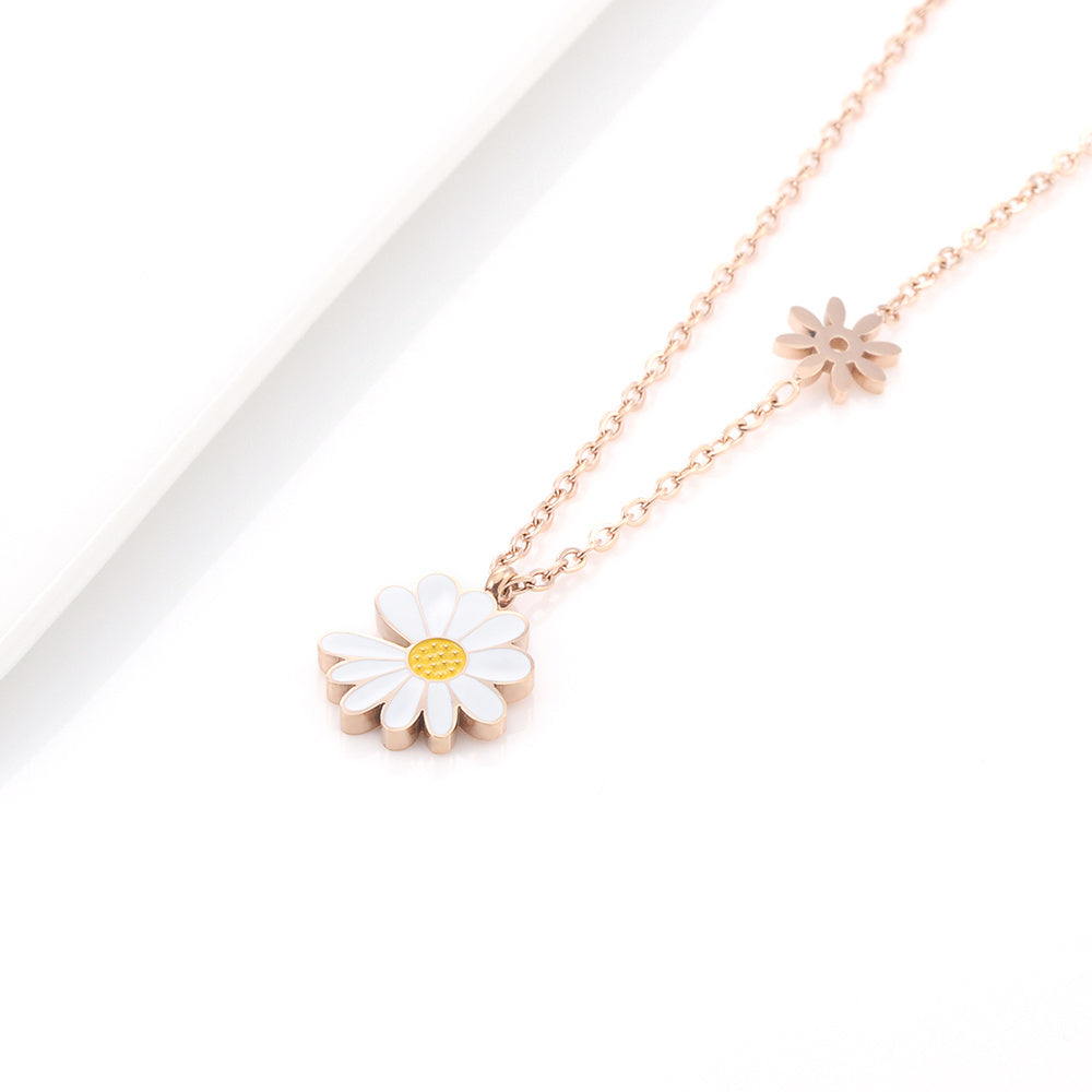 Blume Necklace