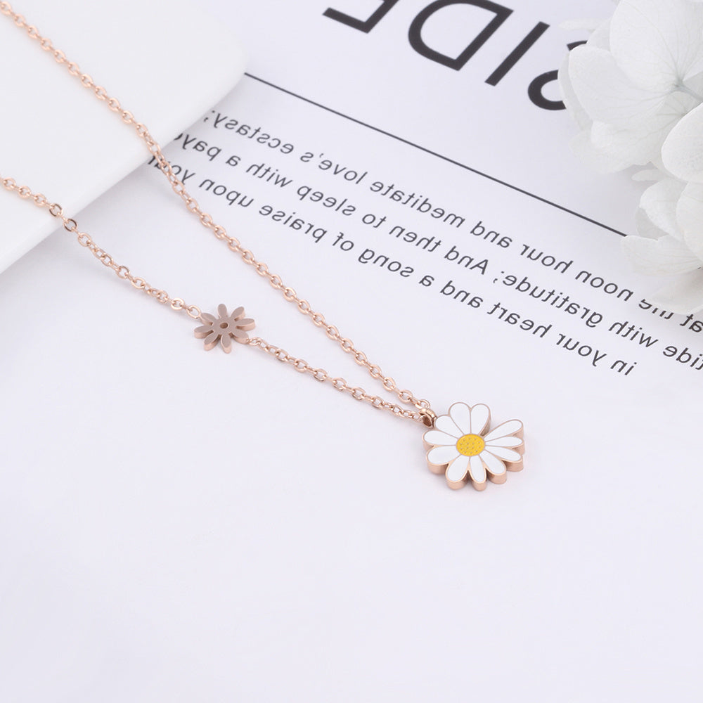 Blume Necklace