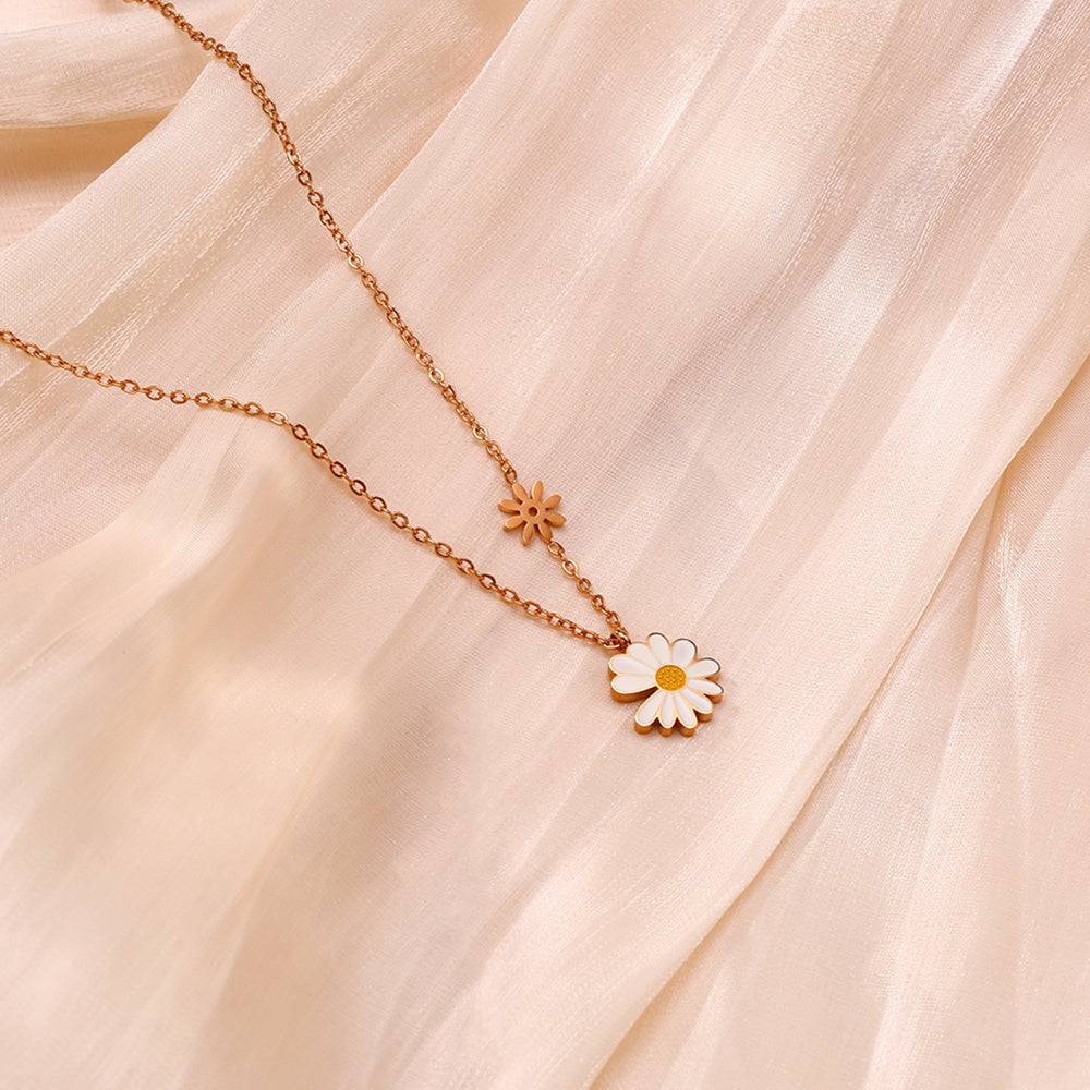 Blume Necklace