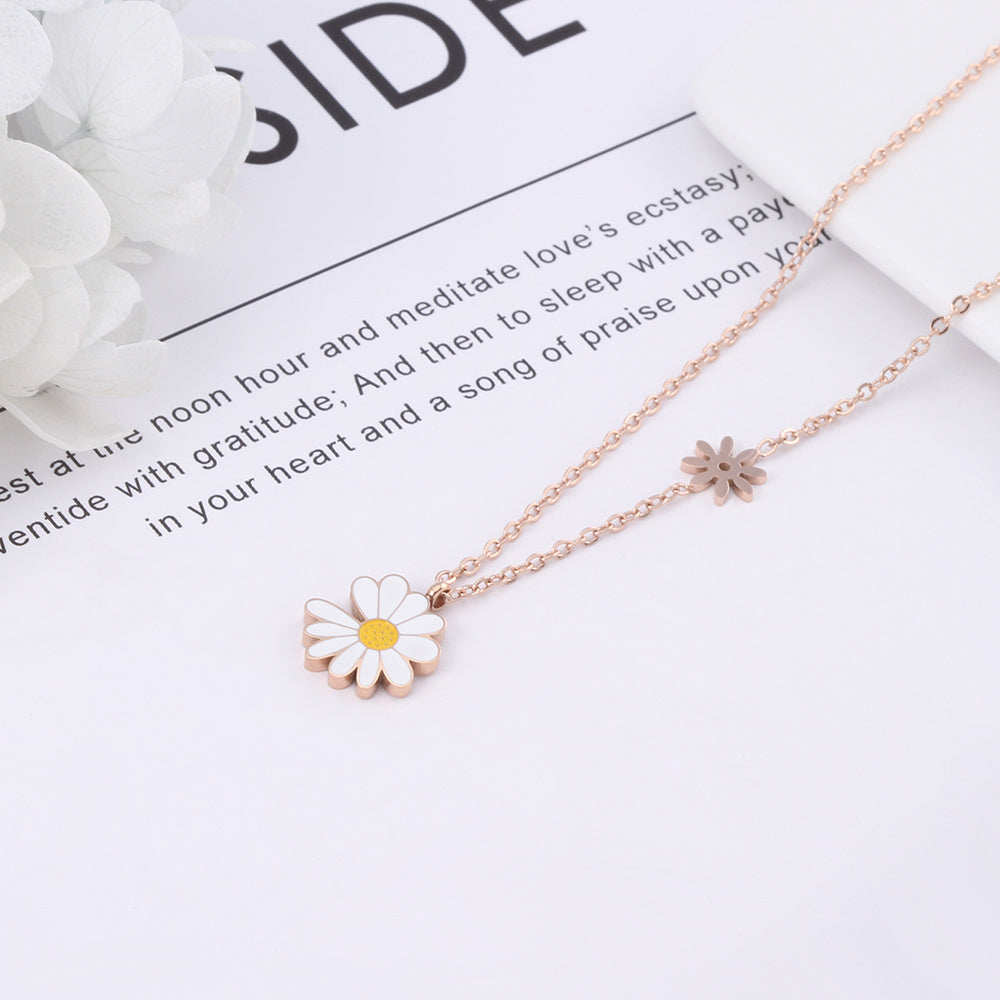 Blume Necklace